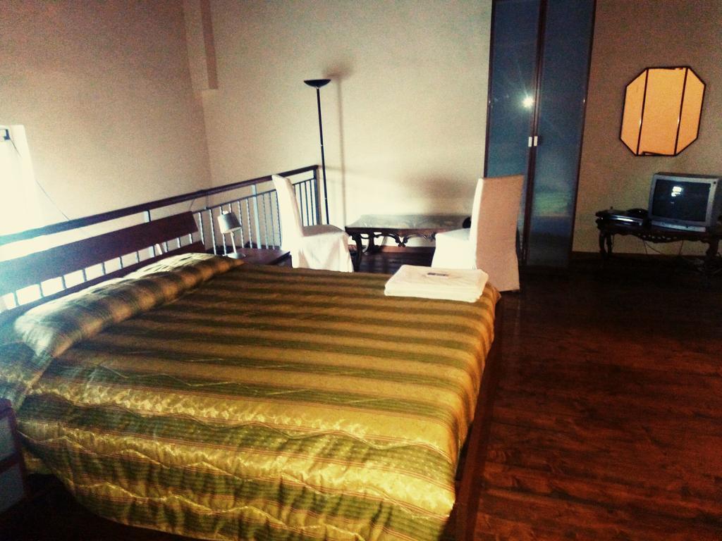 Il Cinquecento Hotel เนเปิลส์ ภายนอก รูปภาพ
